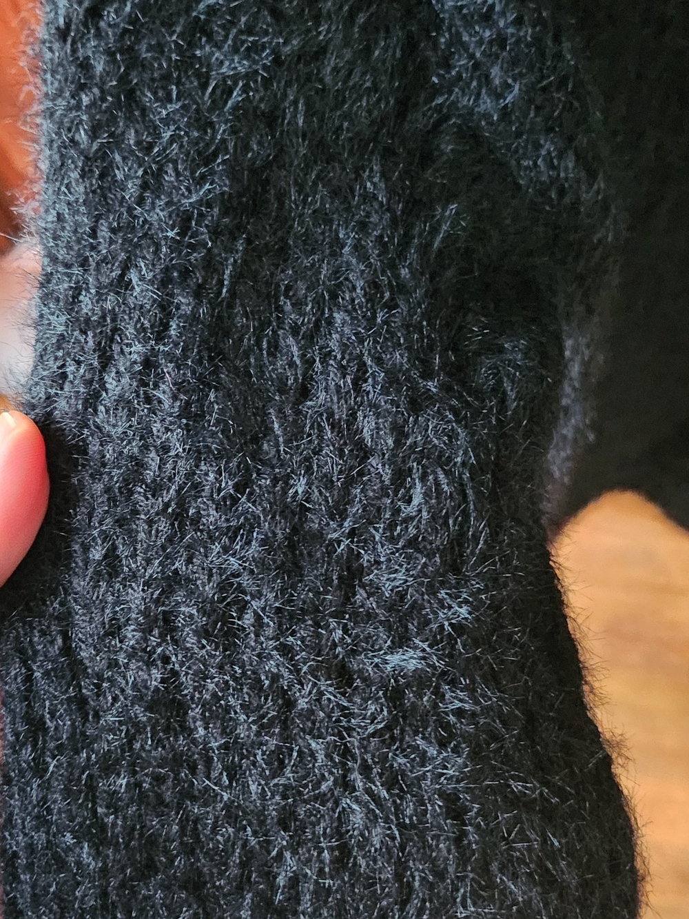 Two sweaters. - Picture 7 of 8